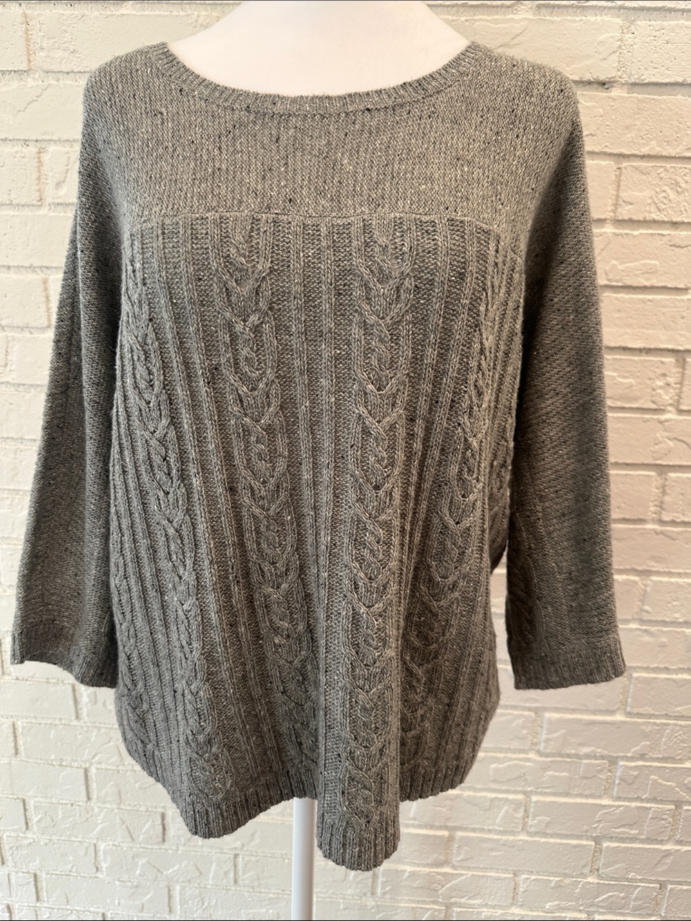 Liz Claiborne Heather Gray Cable Knit Scoop Neck Sweater